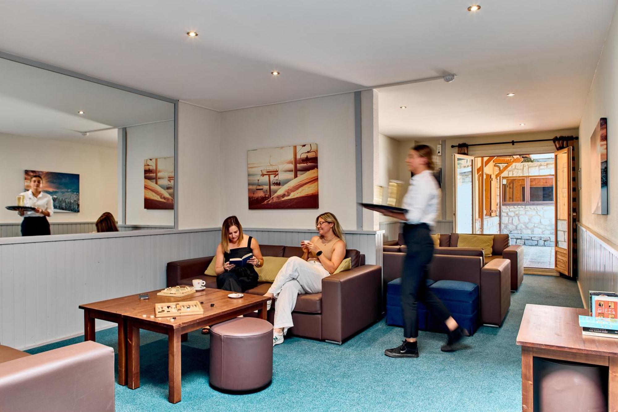 Hotel Les Grangettes Мерибел Екстериор снимка