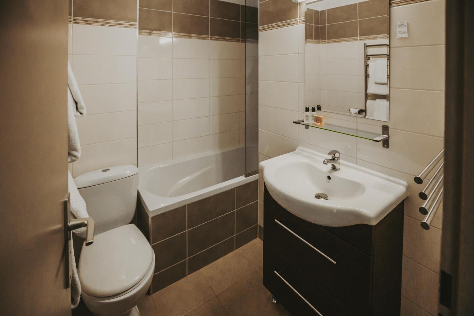 Hotel Les Grangettes Мерибел Екстериор снимка